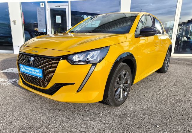 Details zum Fahrzeug: Peugeot 208 Elektro 136 Allure SHZ, RÃ¼ckfahrkamera